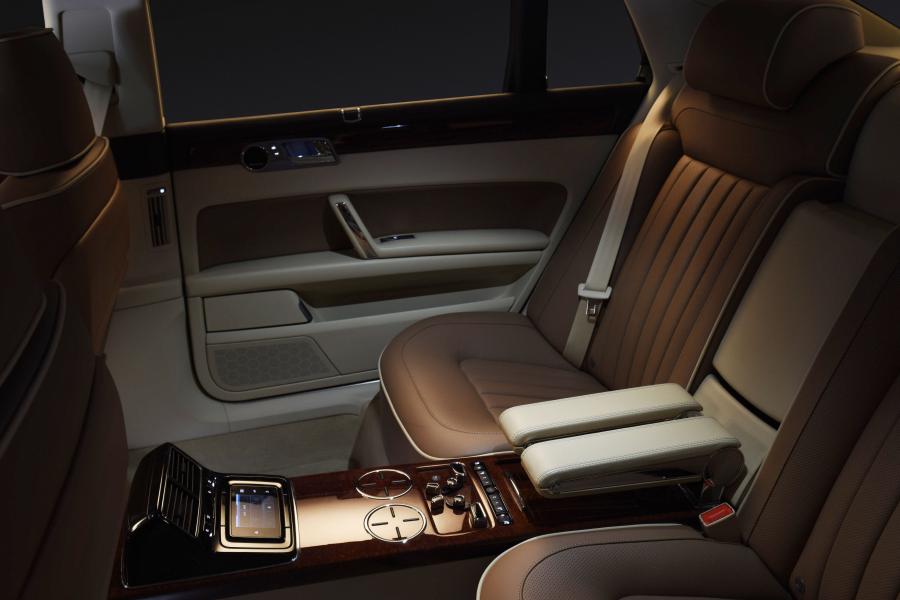  Volkswagen Phaeton V6 2015 года  (CN) (фото 13 из 15)